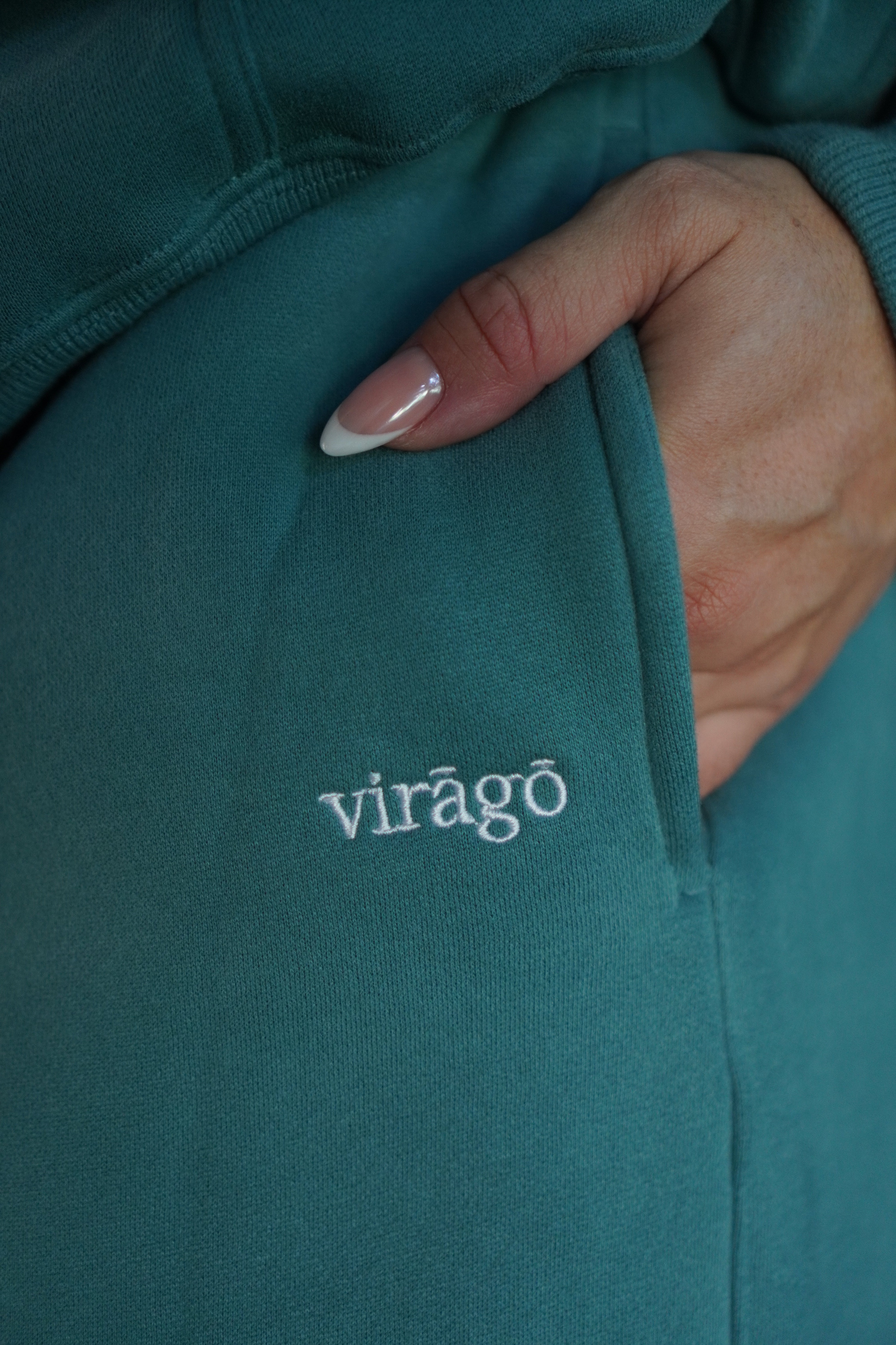 VIRĀGŌ HOODED BOTTOMS